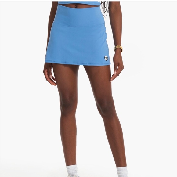 Vuori Dresses & Skirts - Vuori volley skirt size medium (sold out)